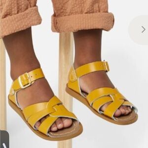 SALTWATER SANDALS BY HOY Kids Size 12